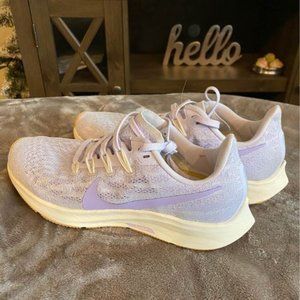 Nike Women's Running Shoe, Size 7